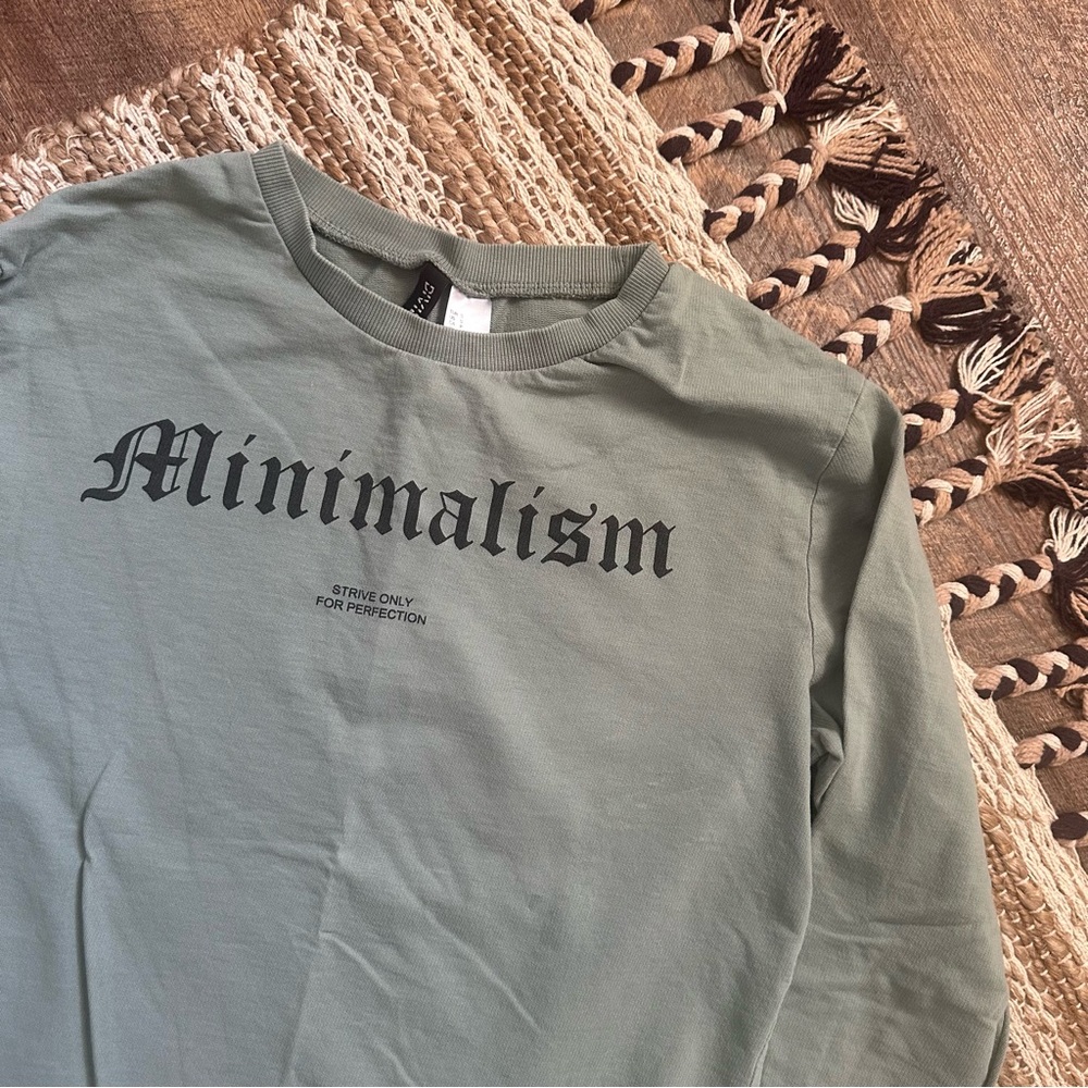 ☾ DIVIDED minimalism crewneck